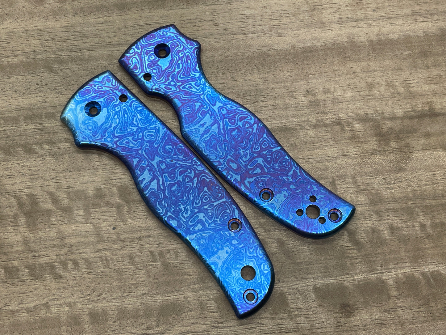 Flamed ALIEN heat ano engraved Titanium Scales for SHAMAN Spyderco