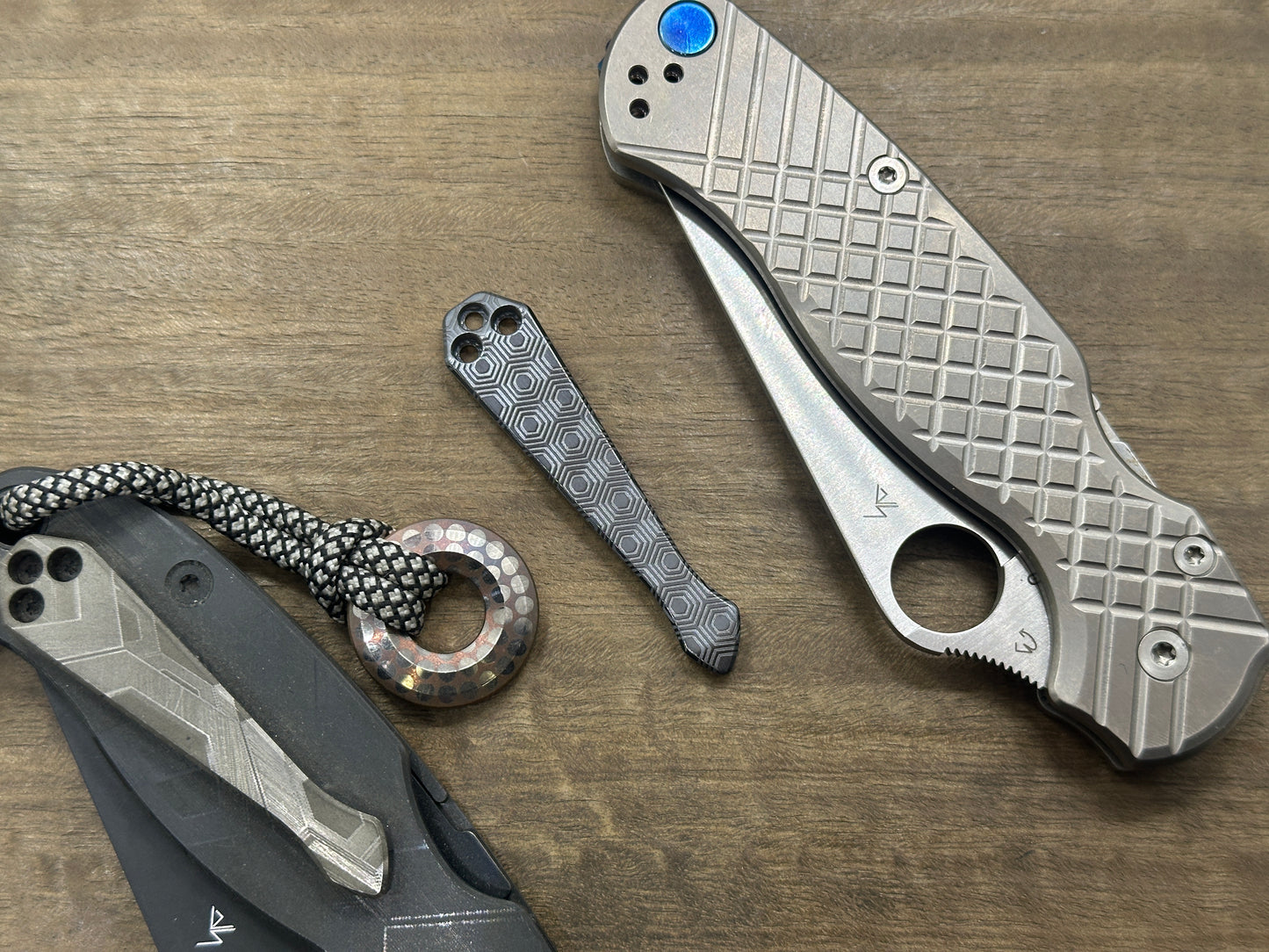 Black HONEYCOMB engraved SPIDY Titanium CLIP for most Spyderco models