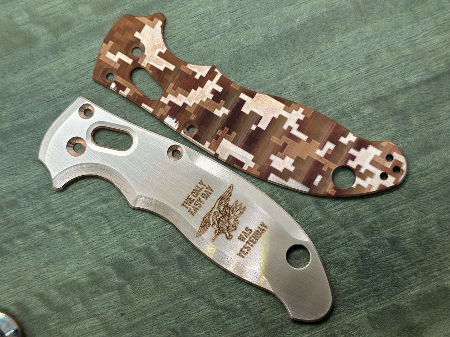 US NAVY Seals The only easy day was yesterday Copper scales for Spyderco MANIX 2