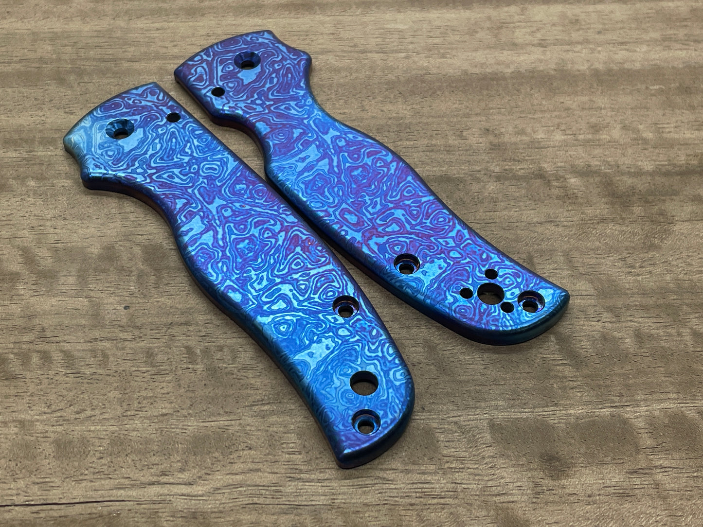 Flamed ALIEN heat ano engraved Titanium Scales for SHAMAN Spyderco