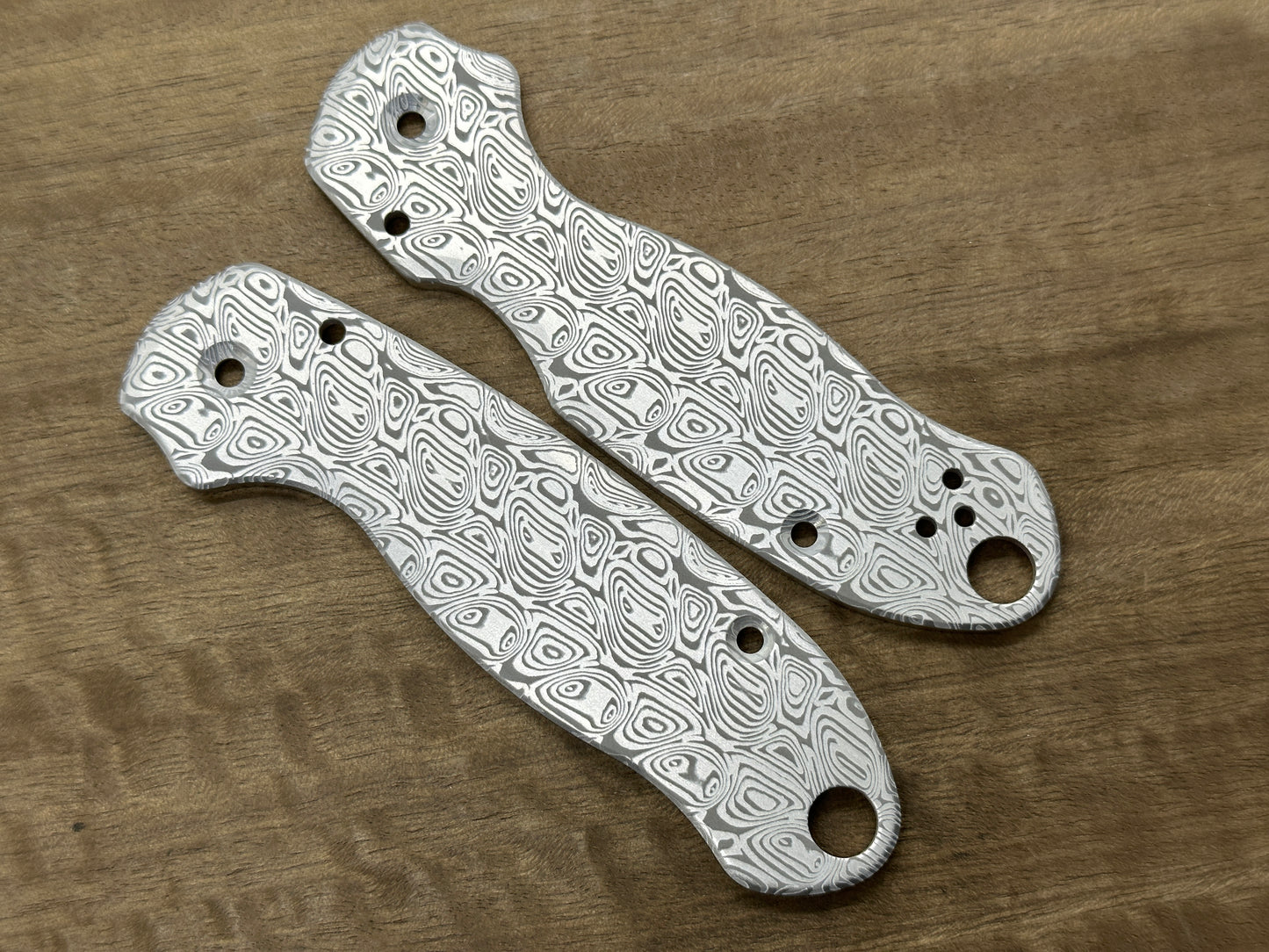 Dama AEGR pattern Aerospace Aluminum Scales for Spyderco Para 3