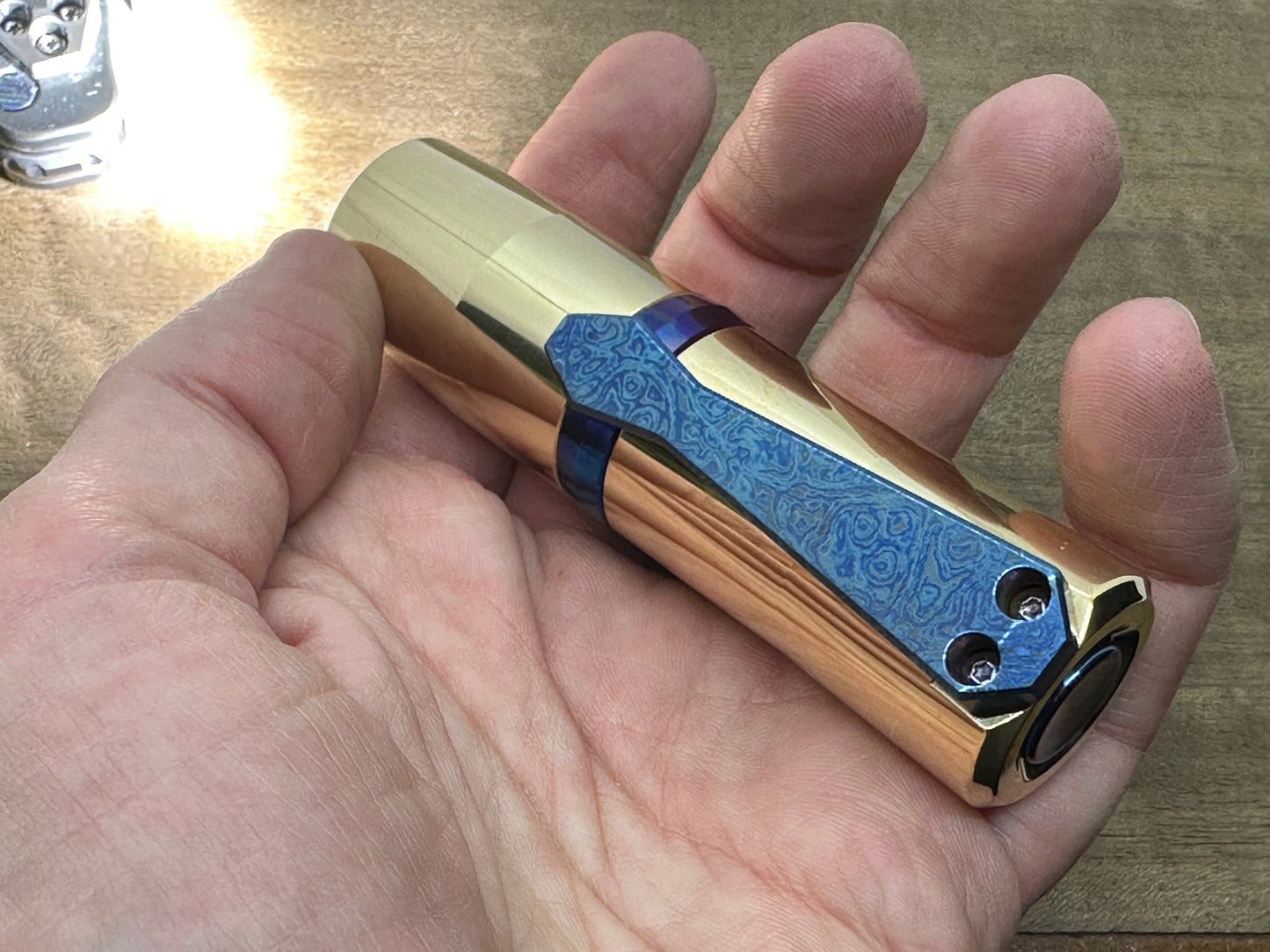 EDC FLASHLIGHT Brass ALIEN Flamed Titanium