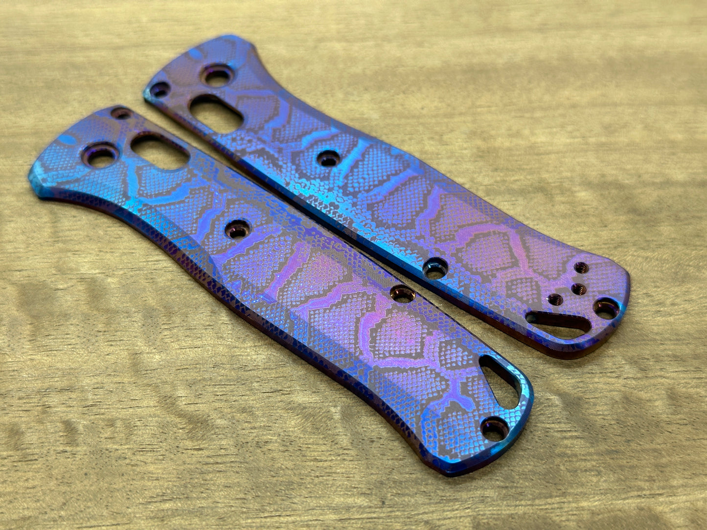Flamed v3 REPTILIAN engraved Titanium Scales for Benchmade Bugout 535