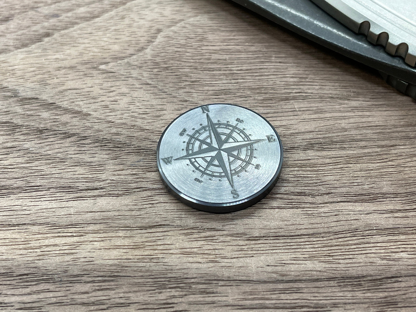 Black COMPASS engraved Tungsten Coin for Billetspin Gambit