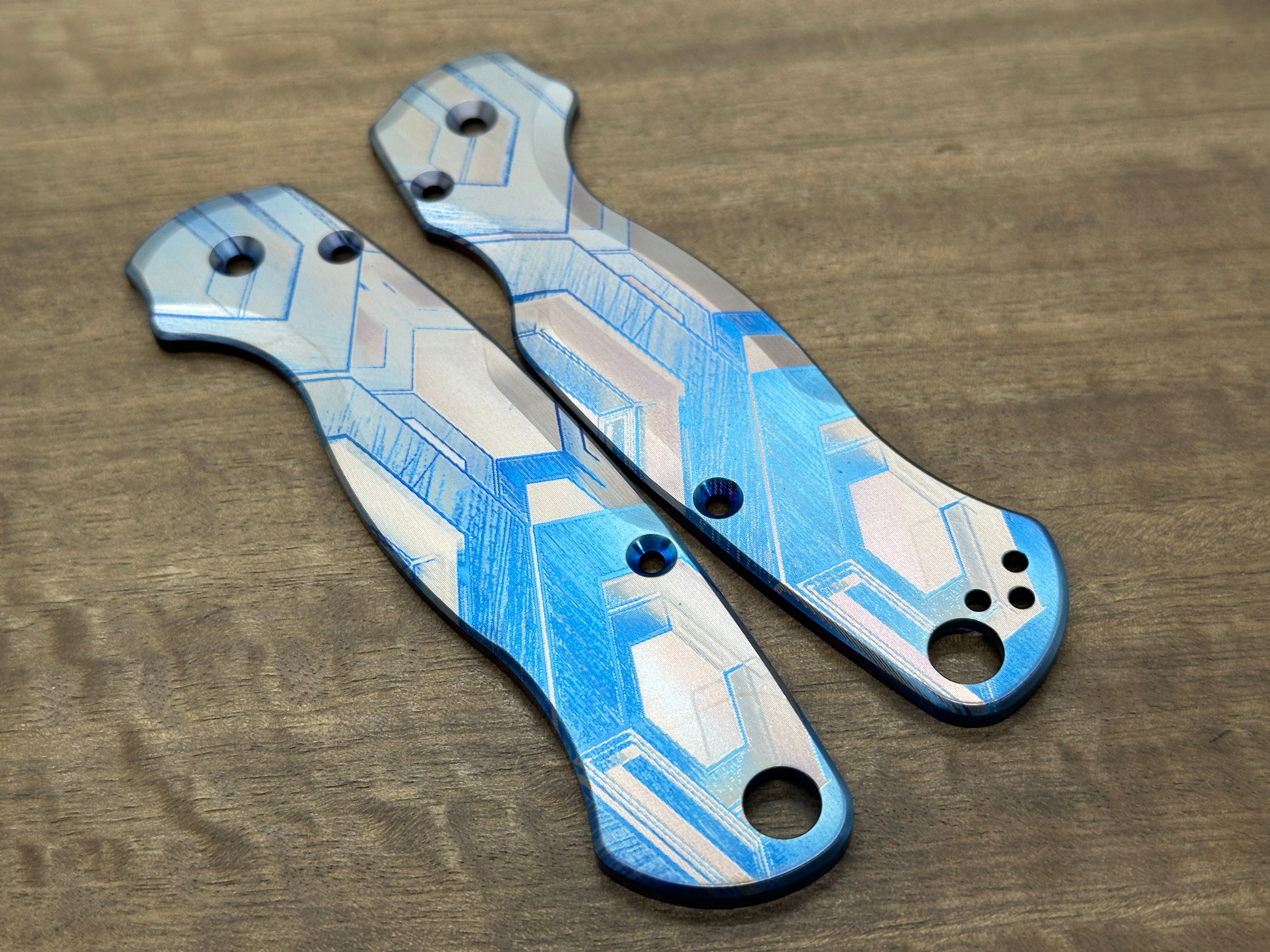 Blue FALCON heat ano Titanium scales for Spyderco Paramilitary 2 PM2