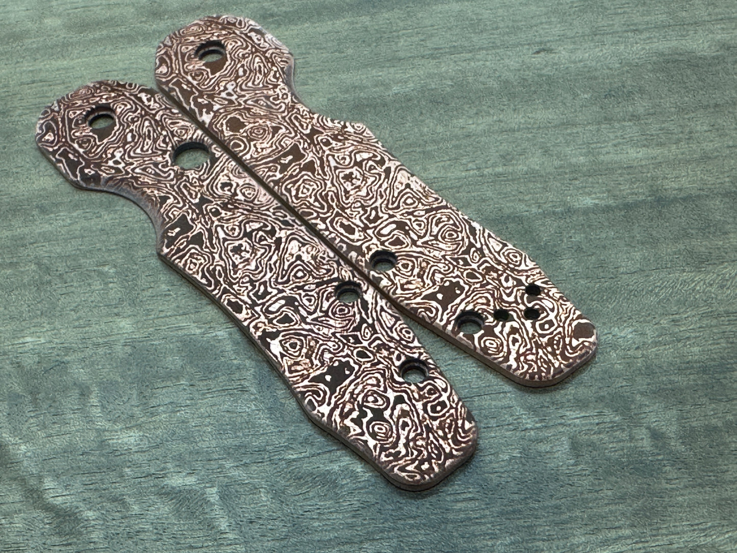 ALIEN engraved Copper Scales for Spyderco SMOCK