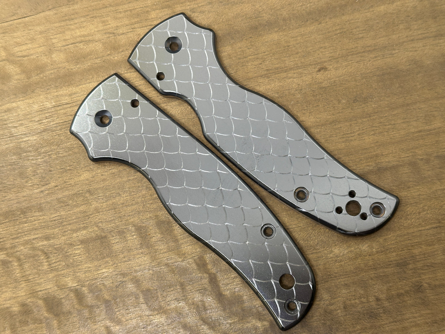 Black DRAGONSKIN engraved Titanium Scales for SHAMAN Spyderco