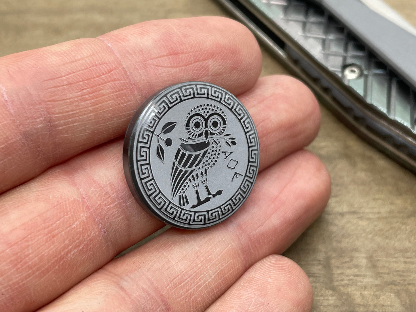 4 sizes The OWL engraved Black Zirconium Worry Coin