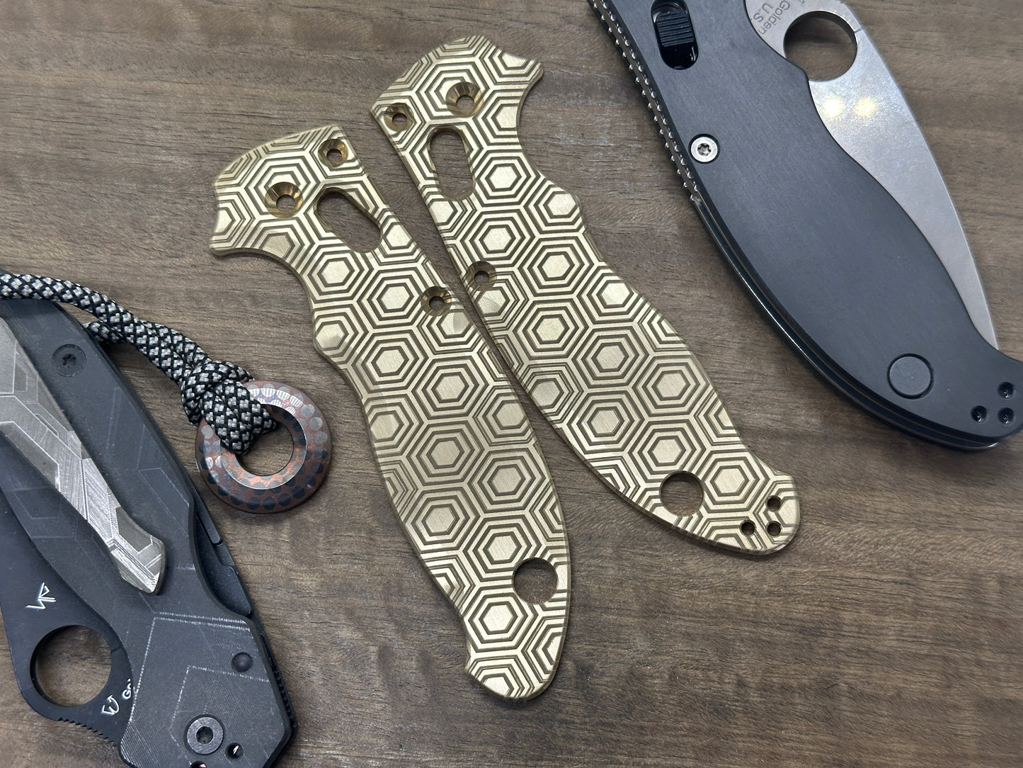 HONEYCOMB engraved Brass scales for Spyderco MANIX 2