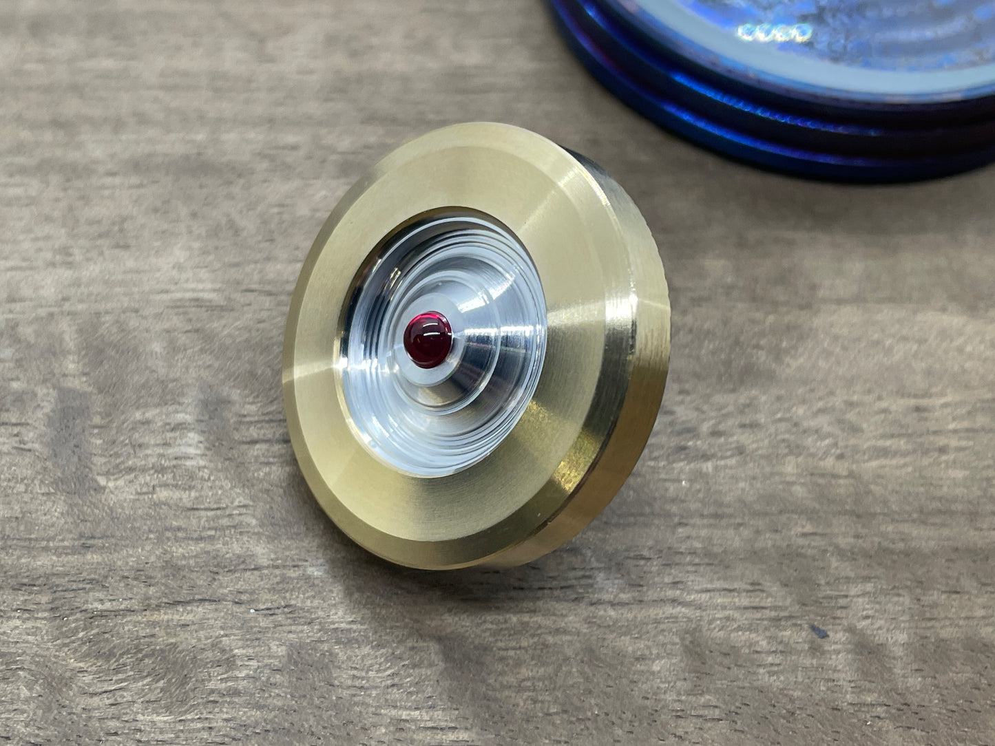 SEIGAIHA Brass stem Spinning Top PERFORMER - - Alu Aerospace stem