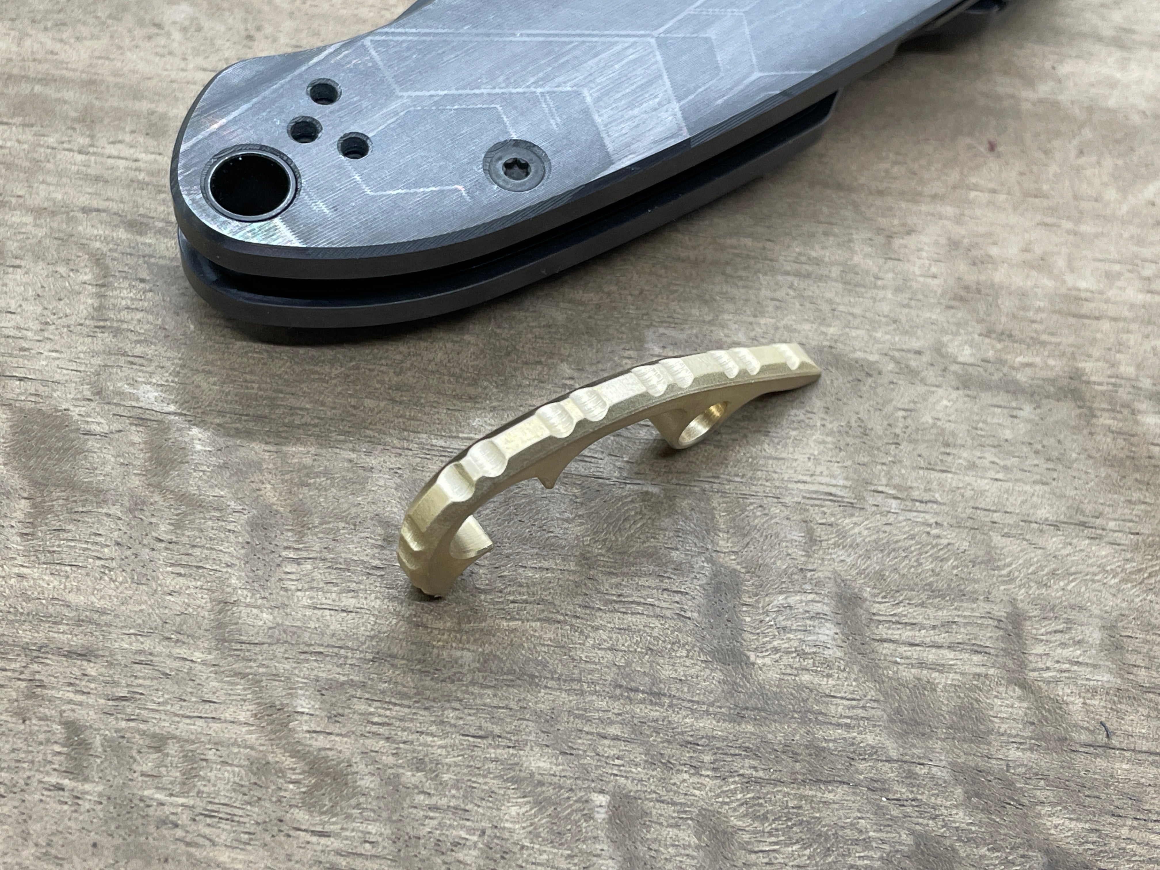 Spyderco Paramilitary 3<br>Brass Backspacer