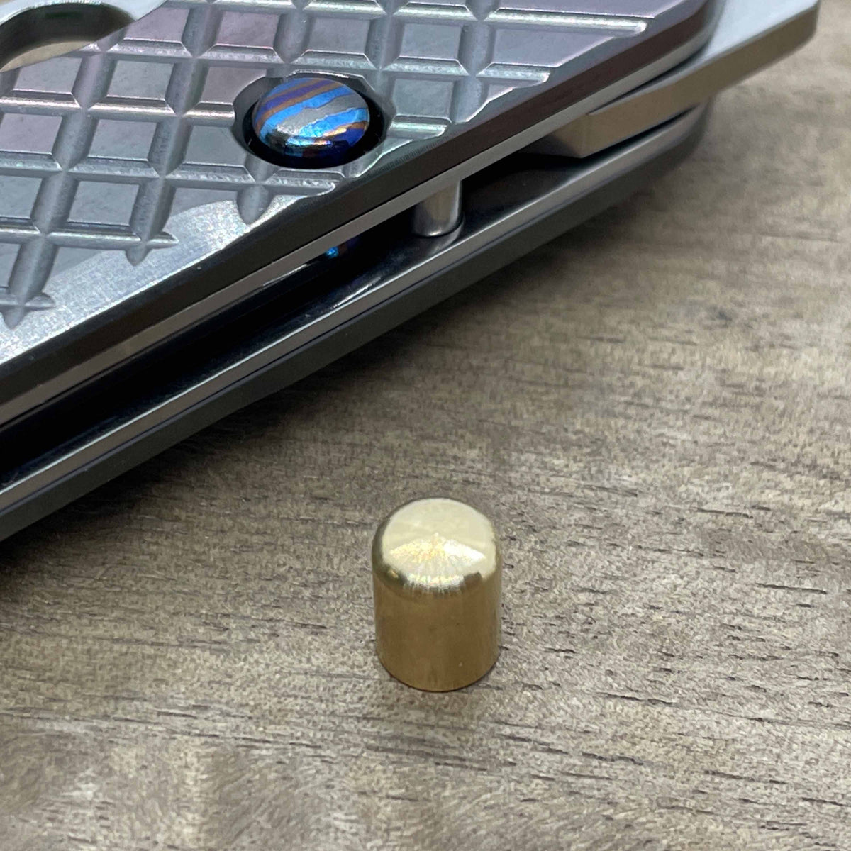 Brass Button Spyderco Smock – Metonboss