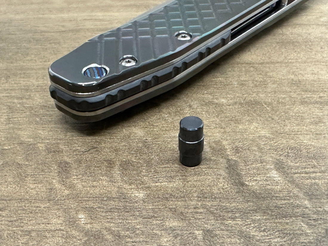 Zirconium Lanyard Hole Plug<br>Spyderco Smock