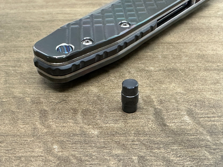 Zirconium Lanyard Hole Plug<br>Spyderco Smock