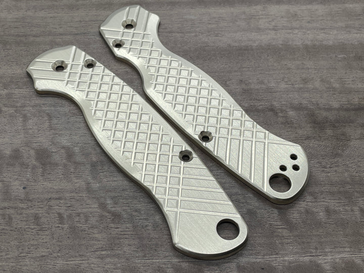 Spyderco Paramilitary 2<br>Brass Frag