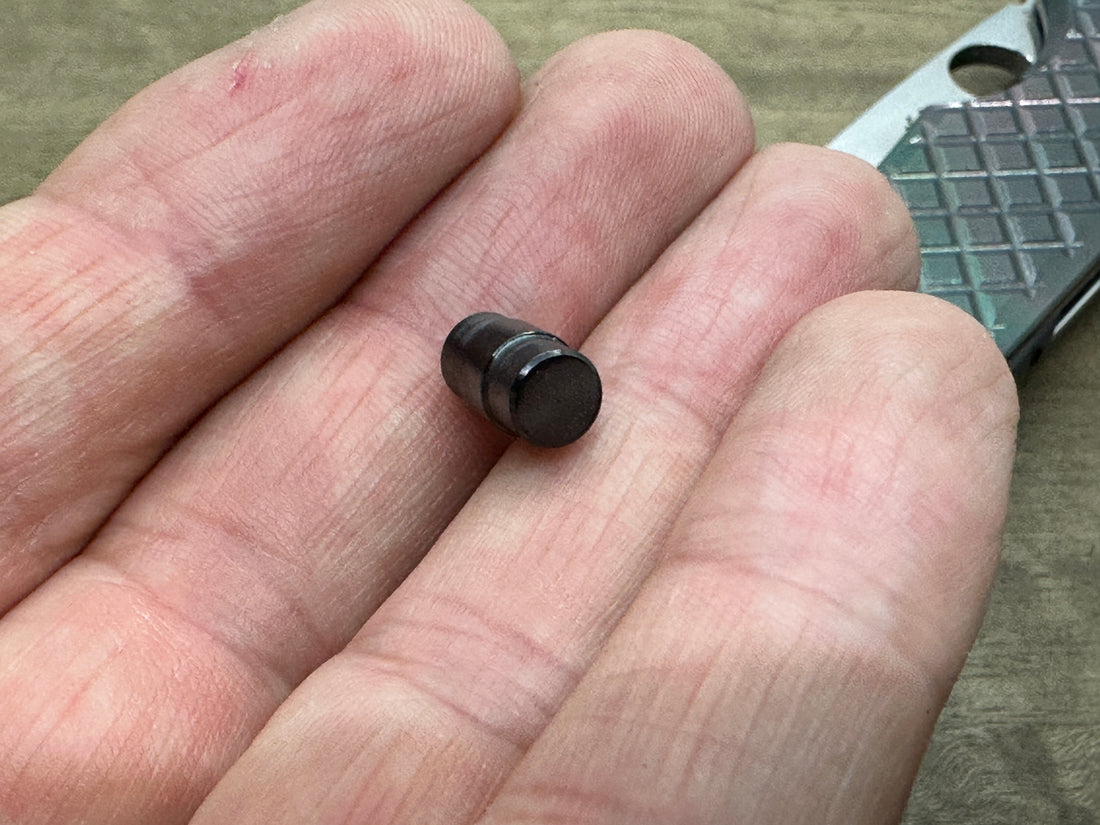 Zirconium Lanyard Hole Plug<br>Spyderco Smock