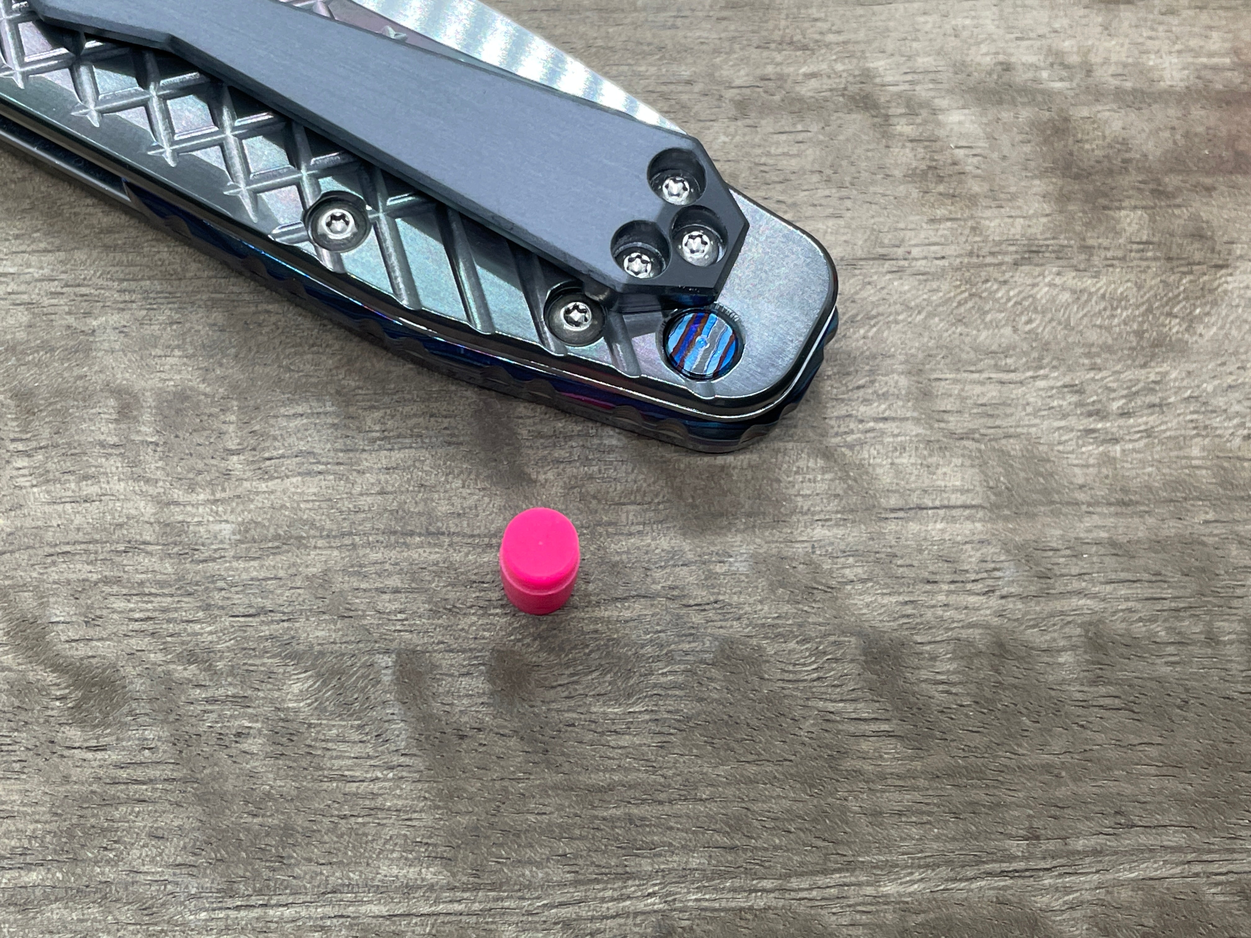 TurboGlow lanyard hole stopper for Spyderco SMOCK