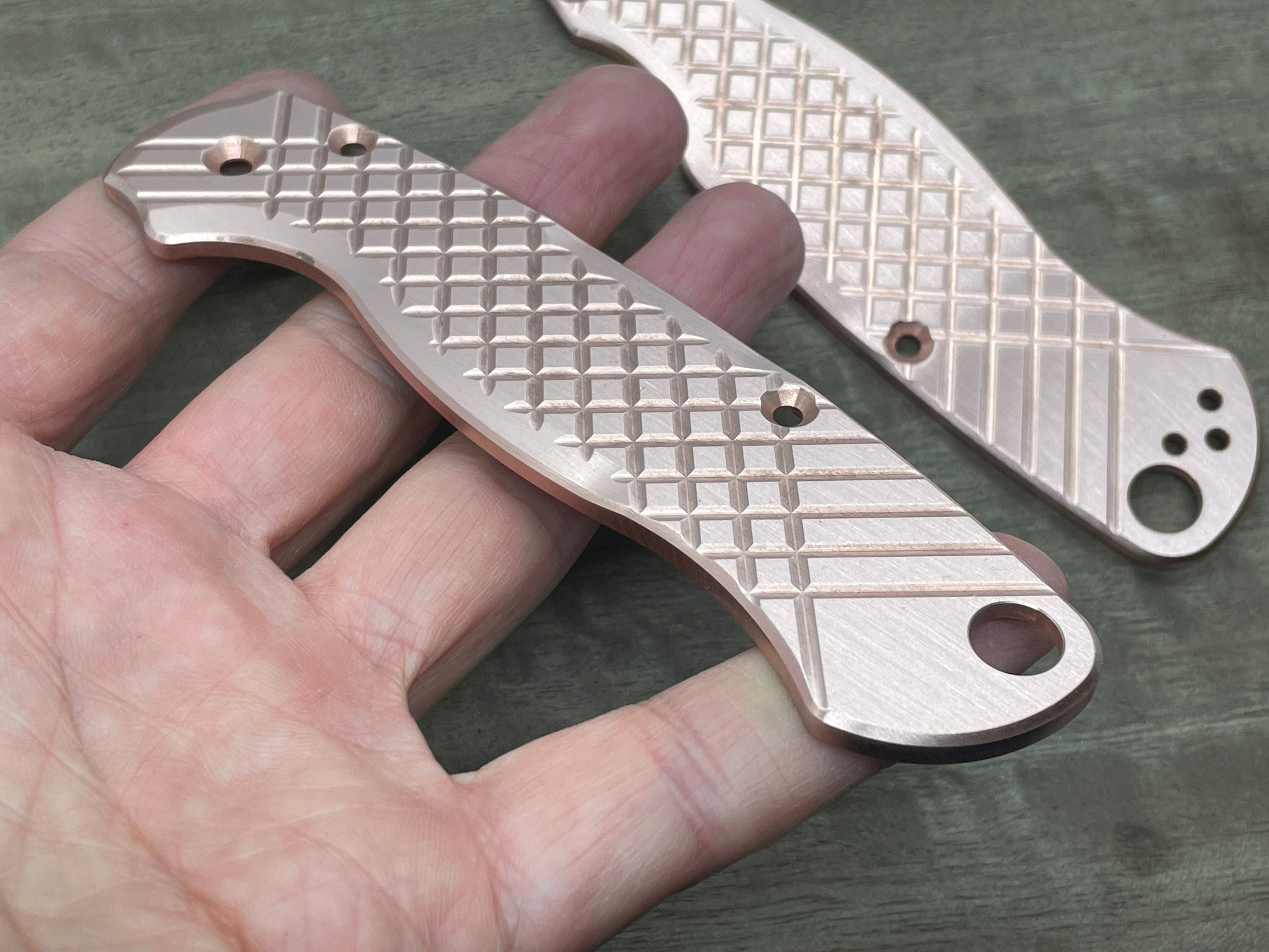 Spyderco Paramilitary 2<br>Copper Frag