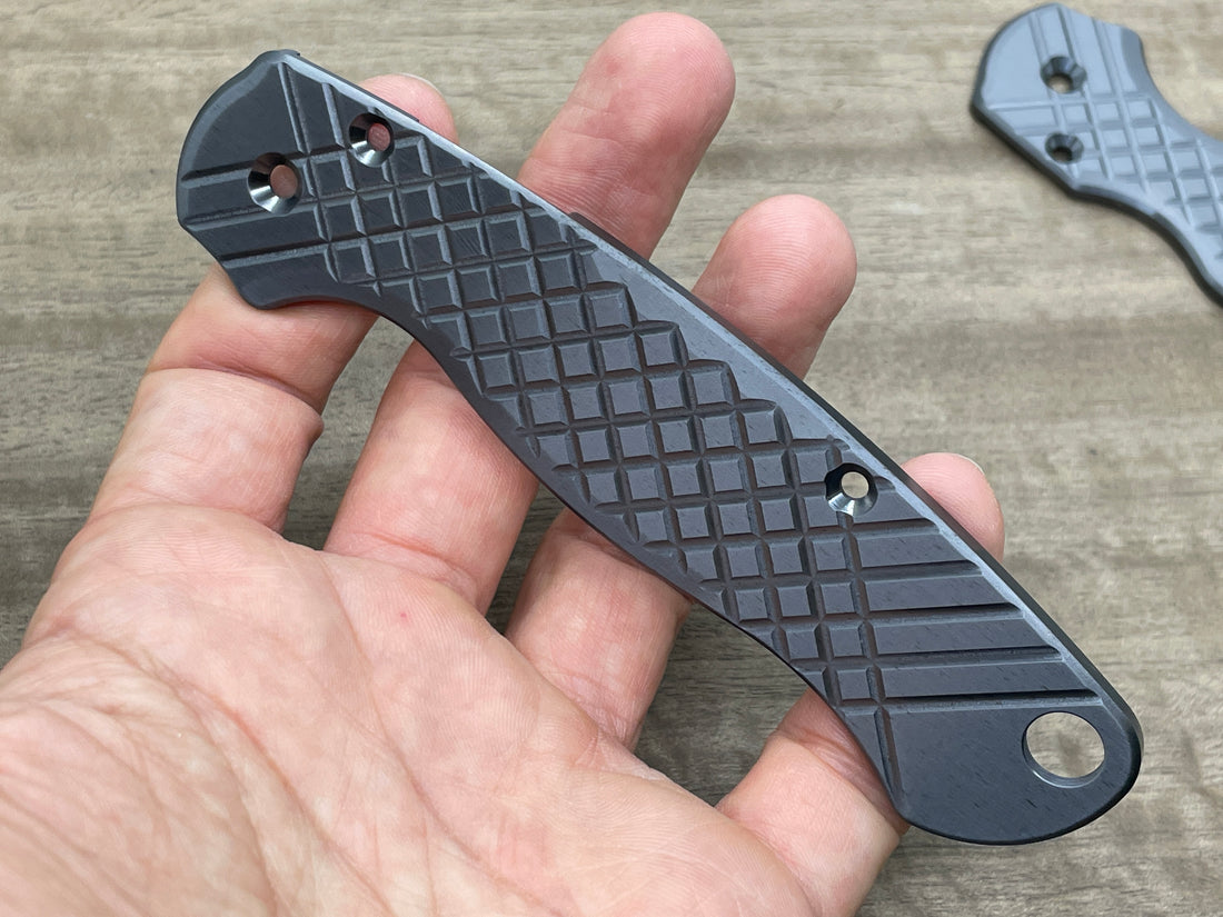 Spyderco Paramilitary 2<br>Zirconium Frag