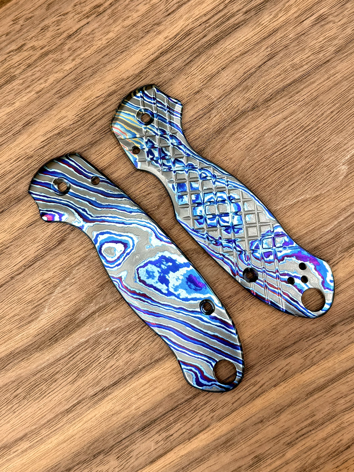 Spyderco Paramilitary 3<br>ZircuTi <br> Side A: STD, Side B: FRAG