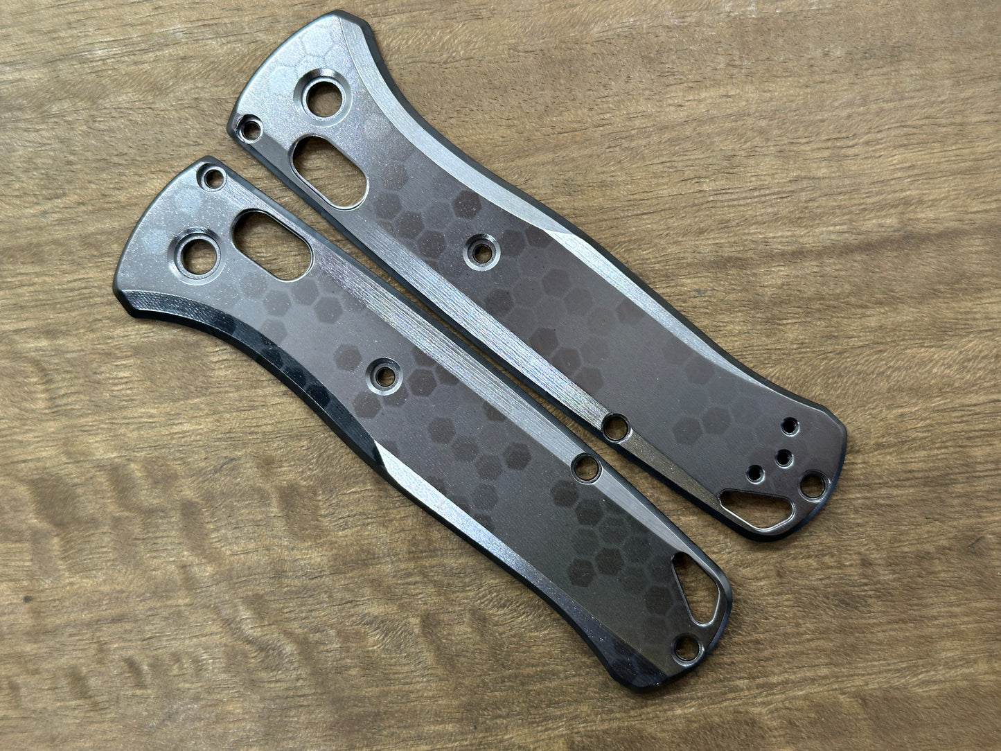 Black HONEYCOMB engraved Titanium Scales for Benchmade Bugout 535