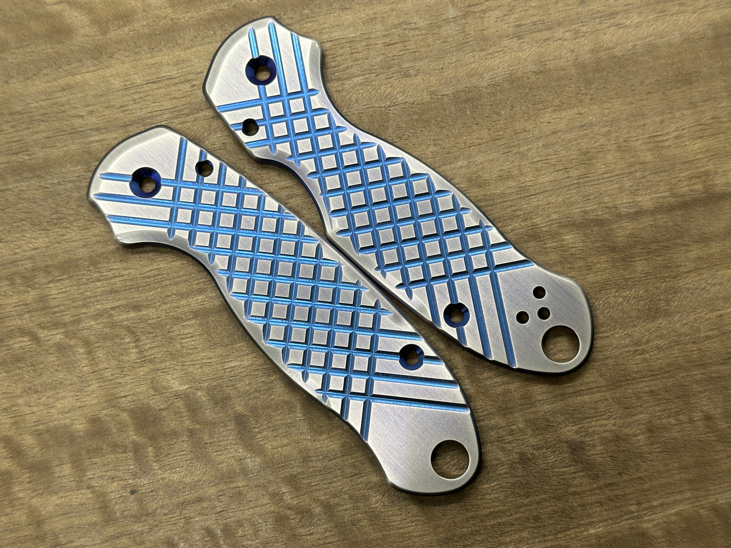 2-Tone BLUE ano & Brushed FRAG cnc milled Titanium scales for Spyderco Para 3