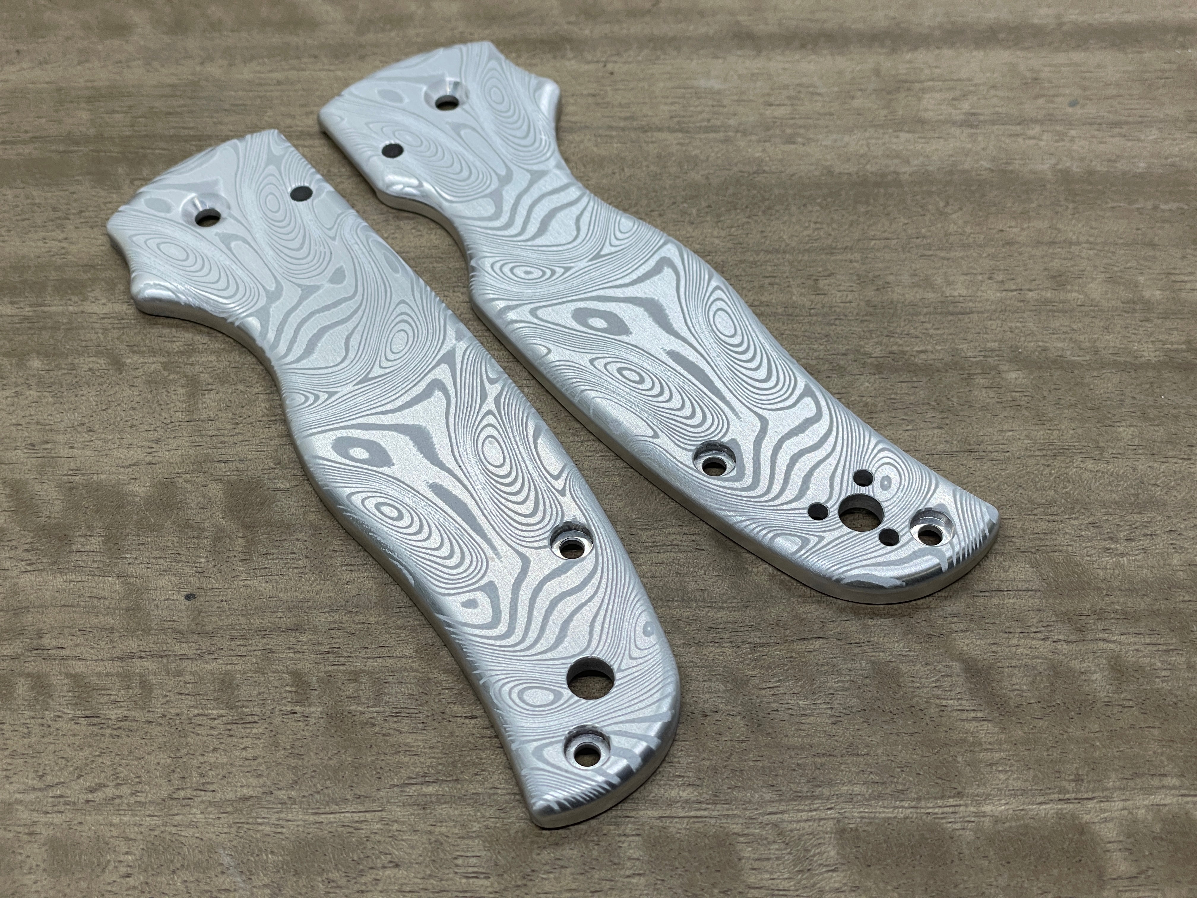Dama FISH pattern Aerospace Aluminum scales for SHAMAN Spyderco