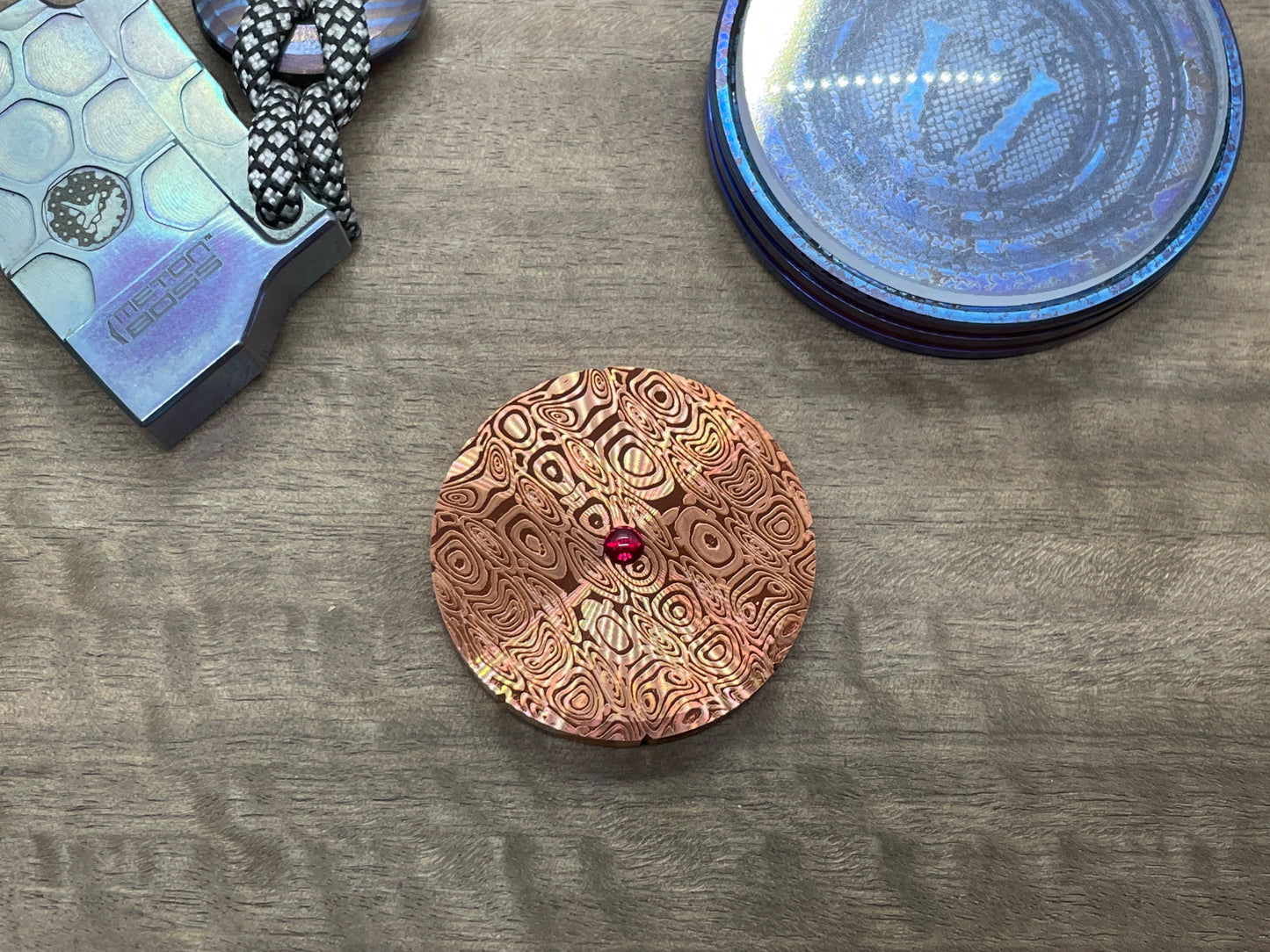 Dama-LADDER pattern engraved Copper Spinning Worry Coin Spinning Top