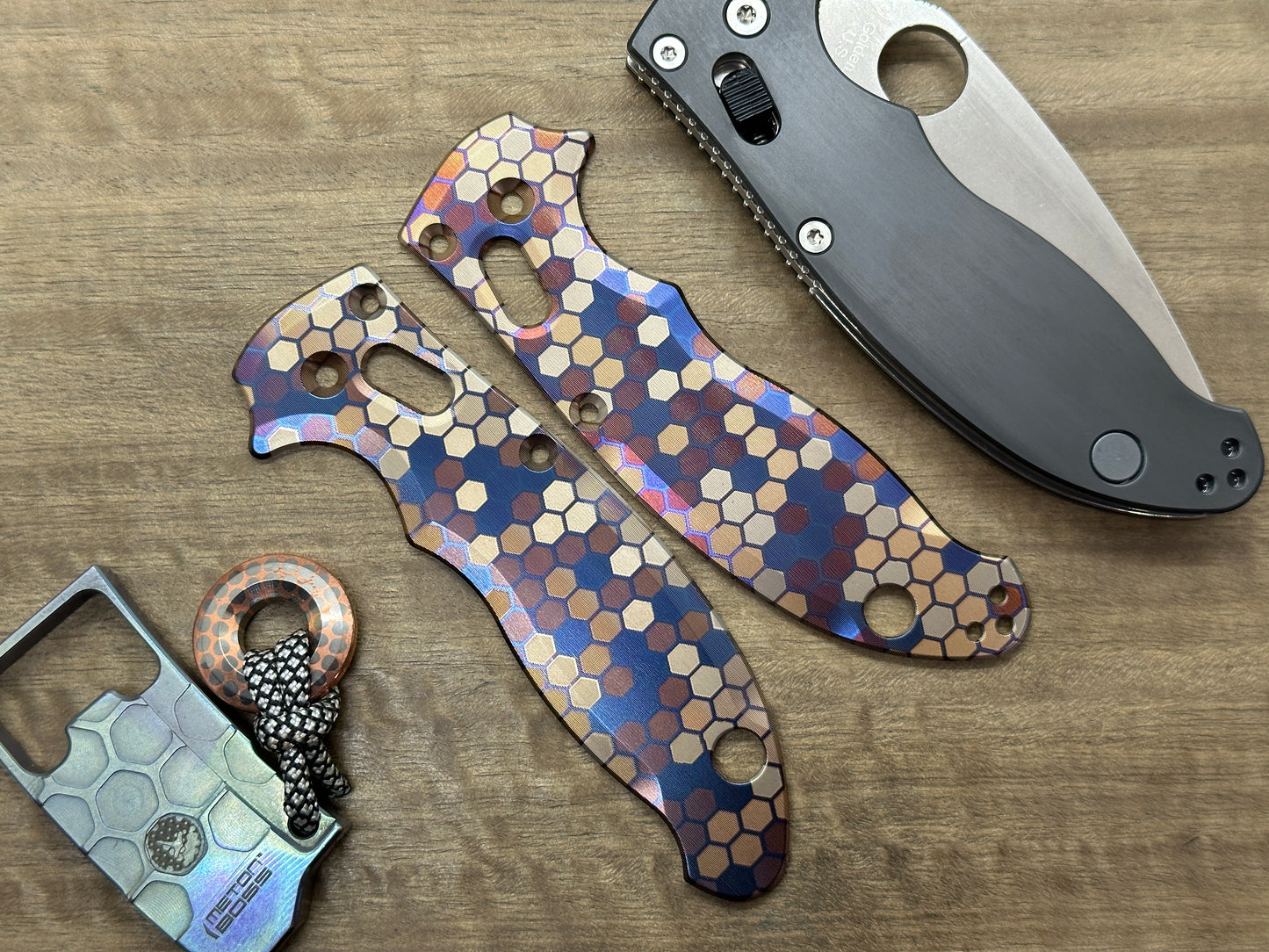 HONEYCOMB heat ano engraved Titanium scales for Spyderco MANIX 2