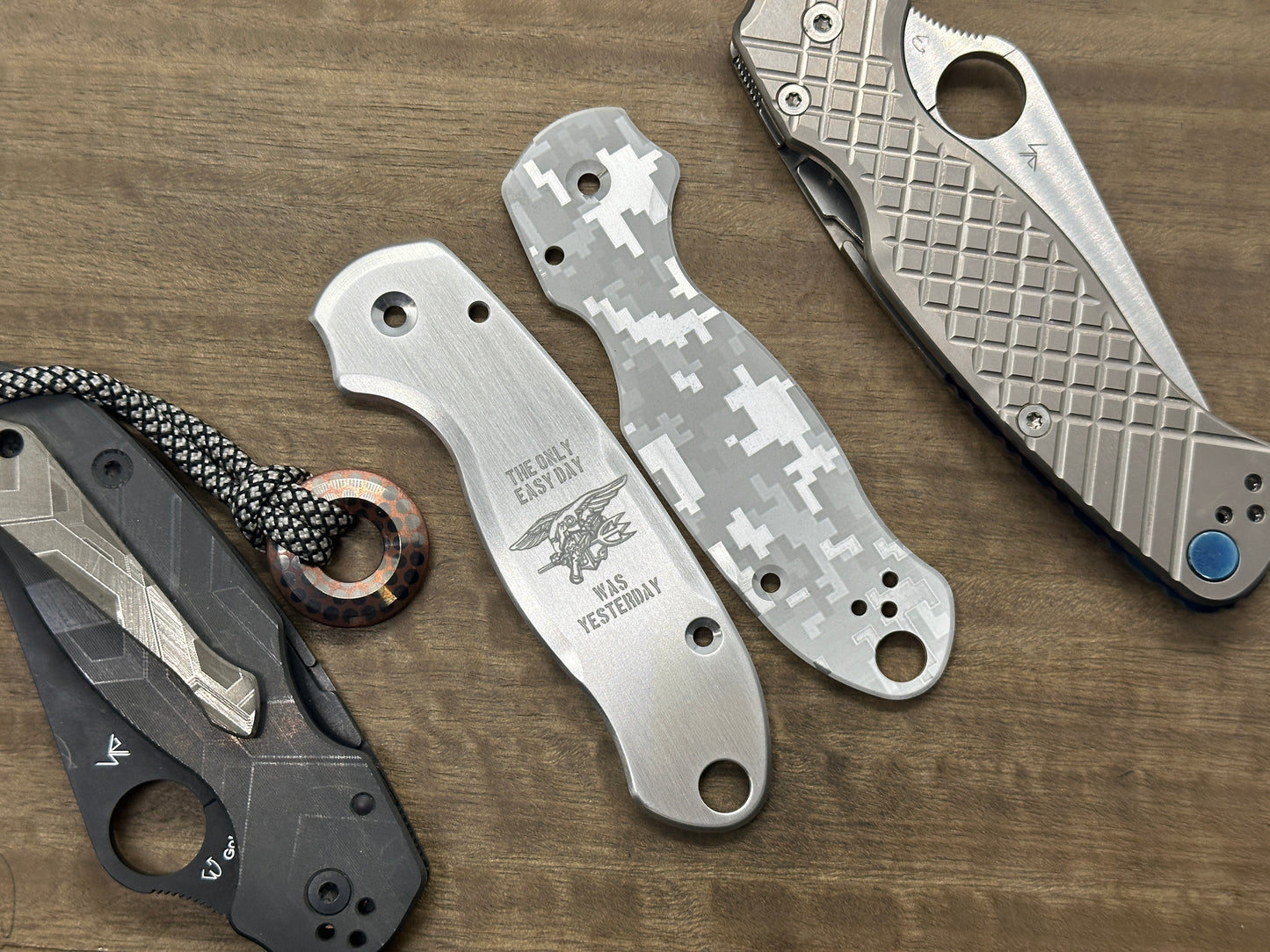 US NAVY Seals The only easy day was yesterday Aluminum Scales for Spyderco Para 3