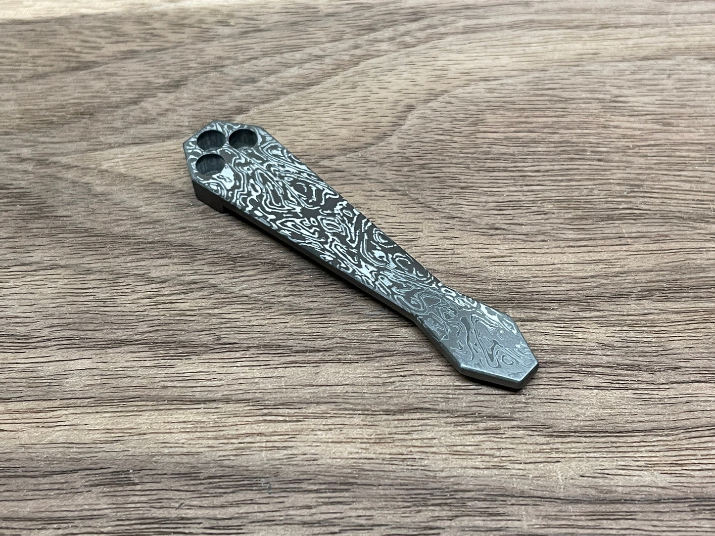 Black Zirconium ALIEN engraved Dmd CLIP for most Spyderco models