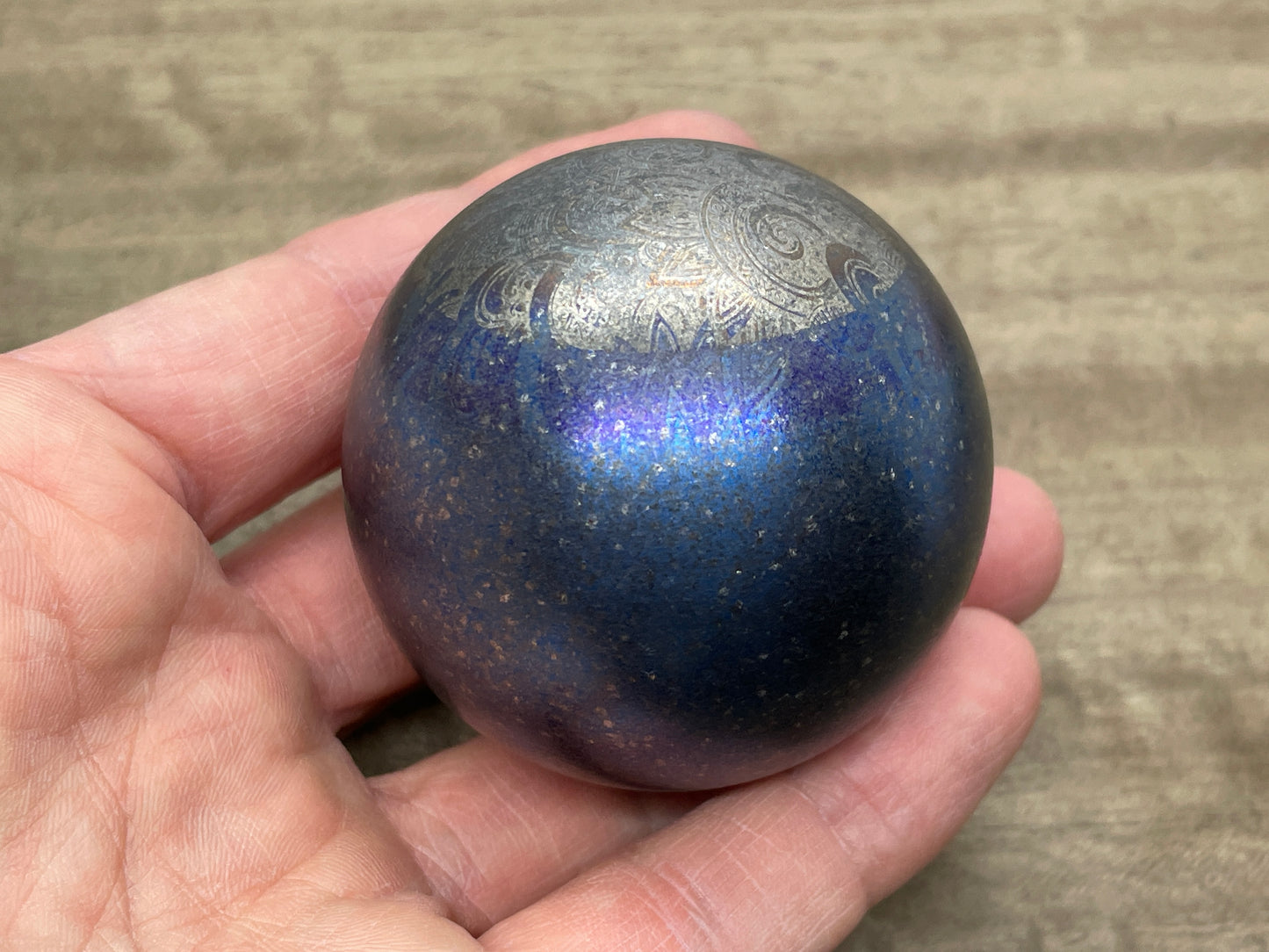 2.15" STARBURST Giga Titanium SPHERE +Glow in the dark stand