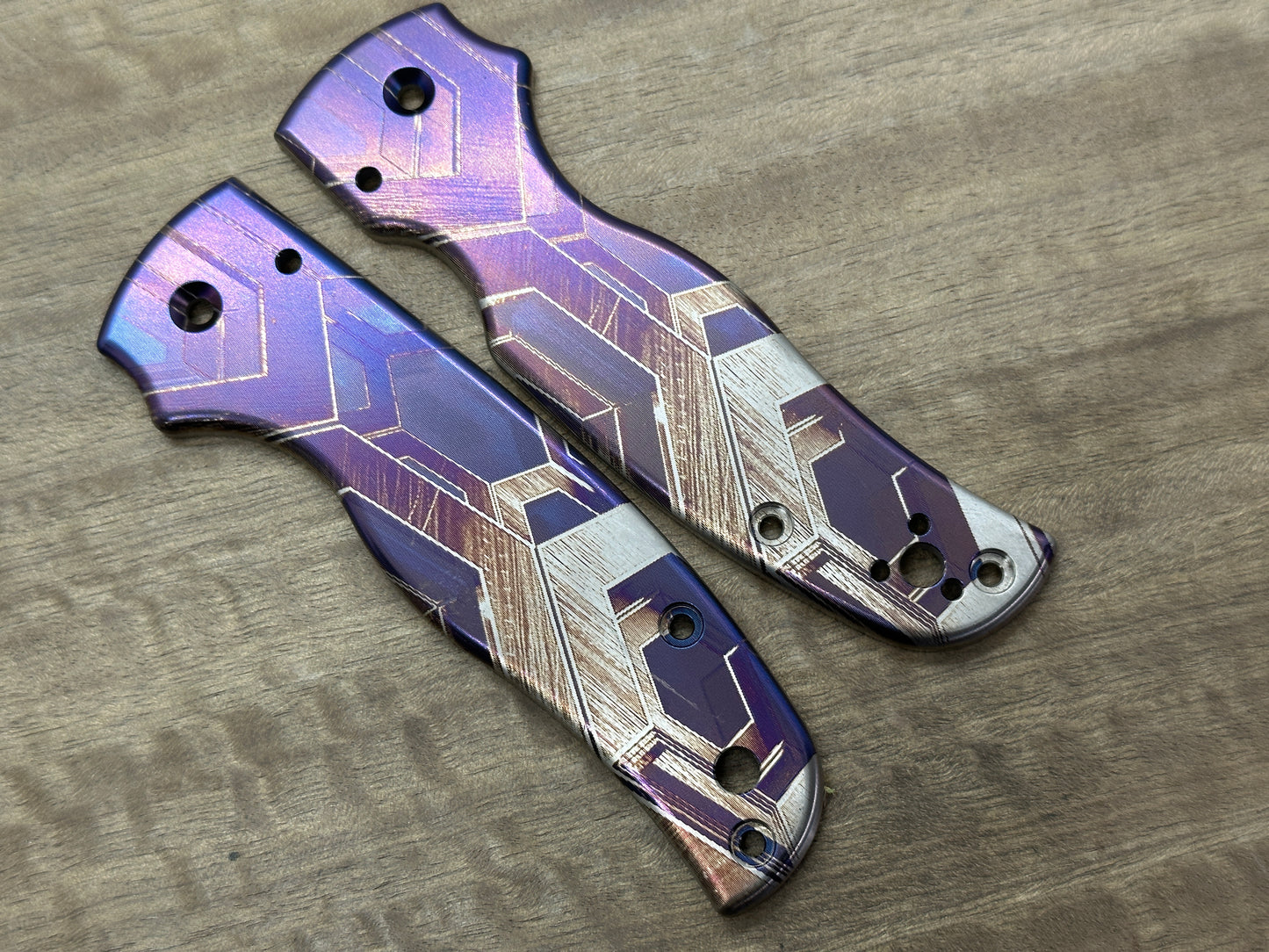 FALCON Purple heat ano engraved Titanium Scales for SHAMAN Spyderco