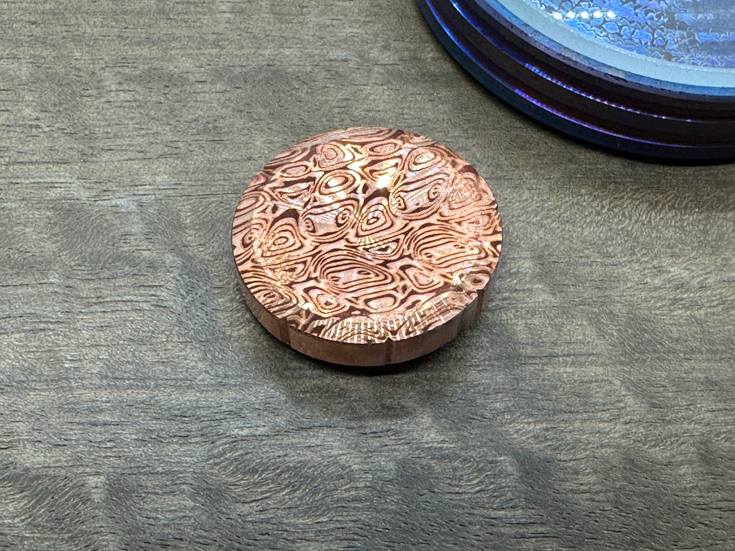 Dama AEGR pattern engraved Copper Spinning Worry Coin Spinning Top