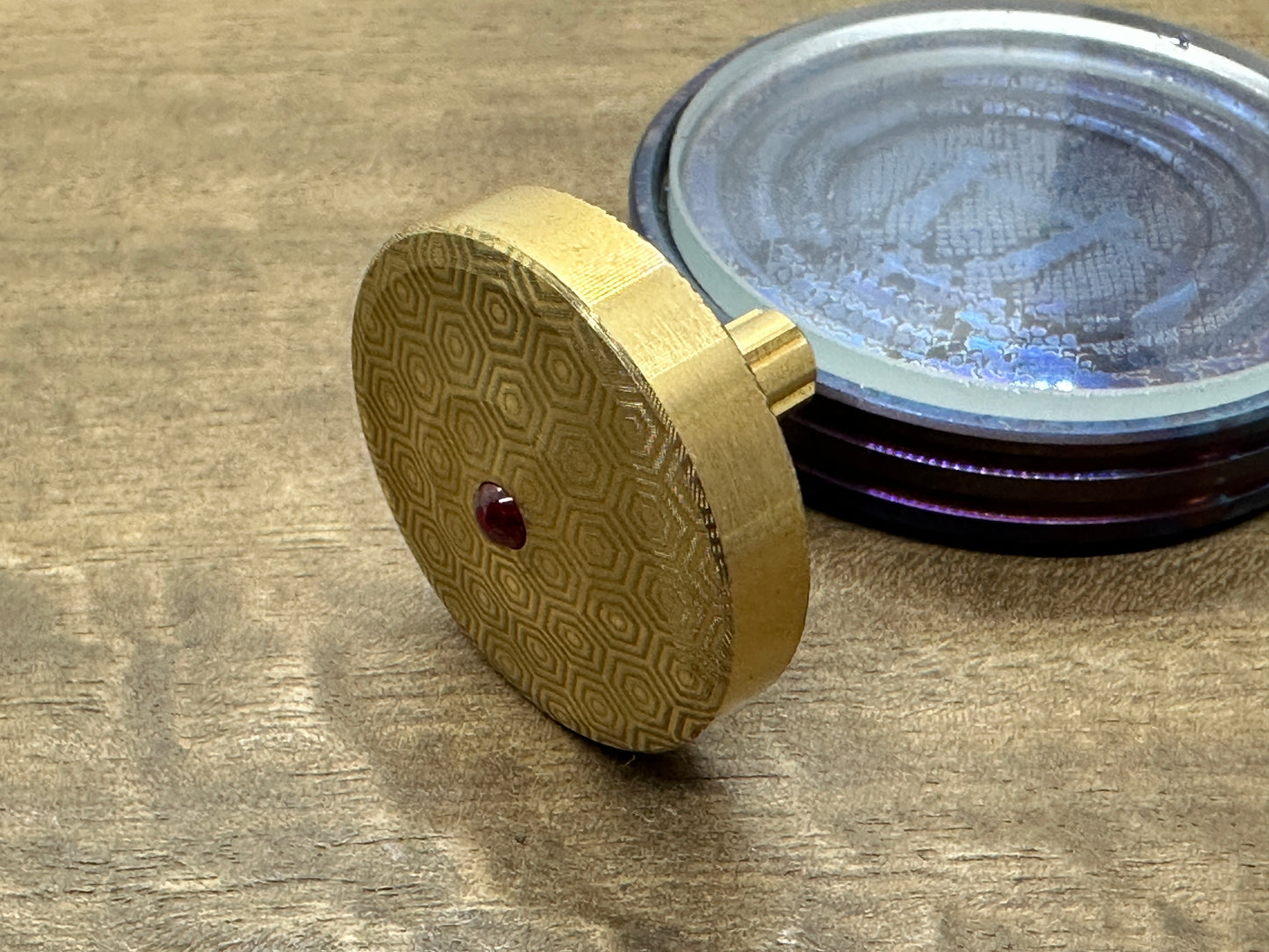 HONEYCOMB engraved Brass PERFORMER Spinning Top