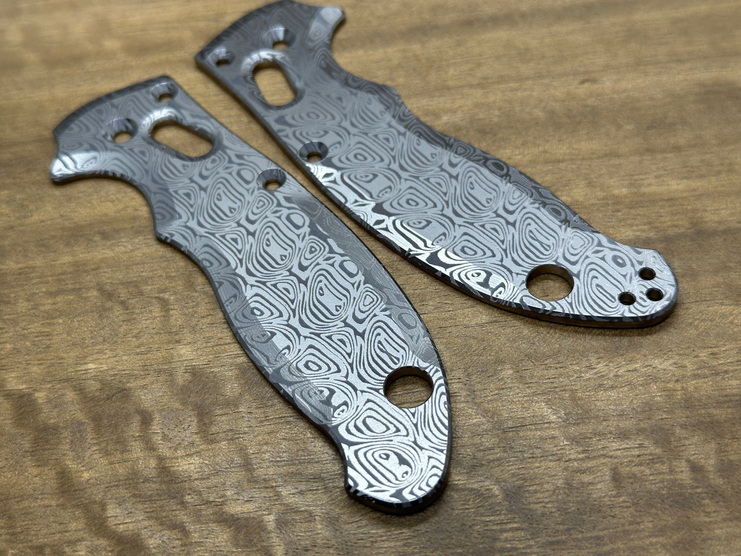 Dama AEGR Black pattern engraved Titanium scales for Spyderco MANIX 2