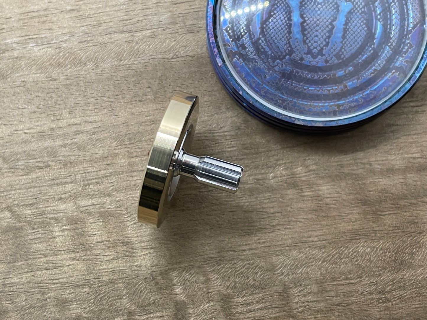 GROOVED Bronze Spinning Top PERFORMER - Alu Aerospace stem