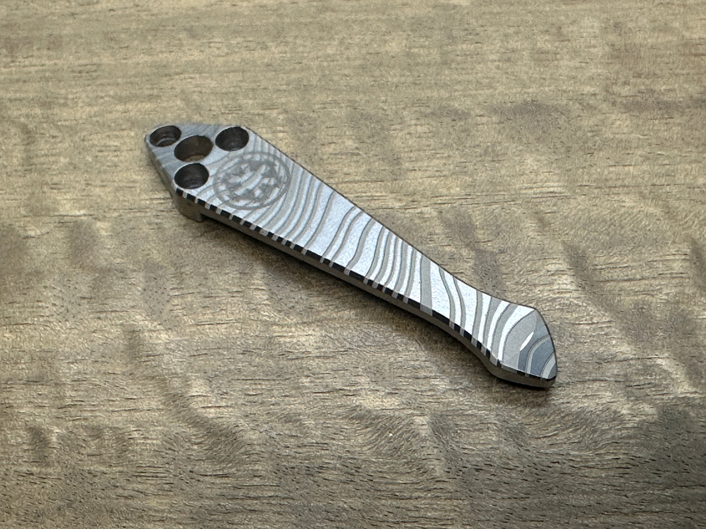 BESKAR MANDALORIAN Black engraved Spidy Titanium CLIP for Shaman Spyderco