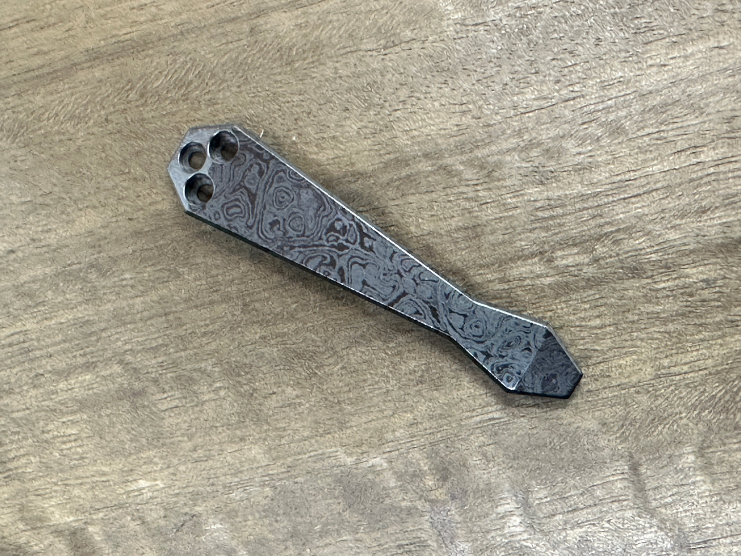 Oil Slick ALIEN engraved Zirconium Dmd CLIP for most Spyderco models