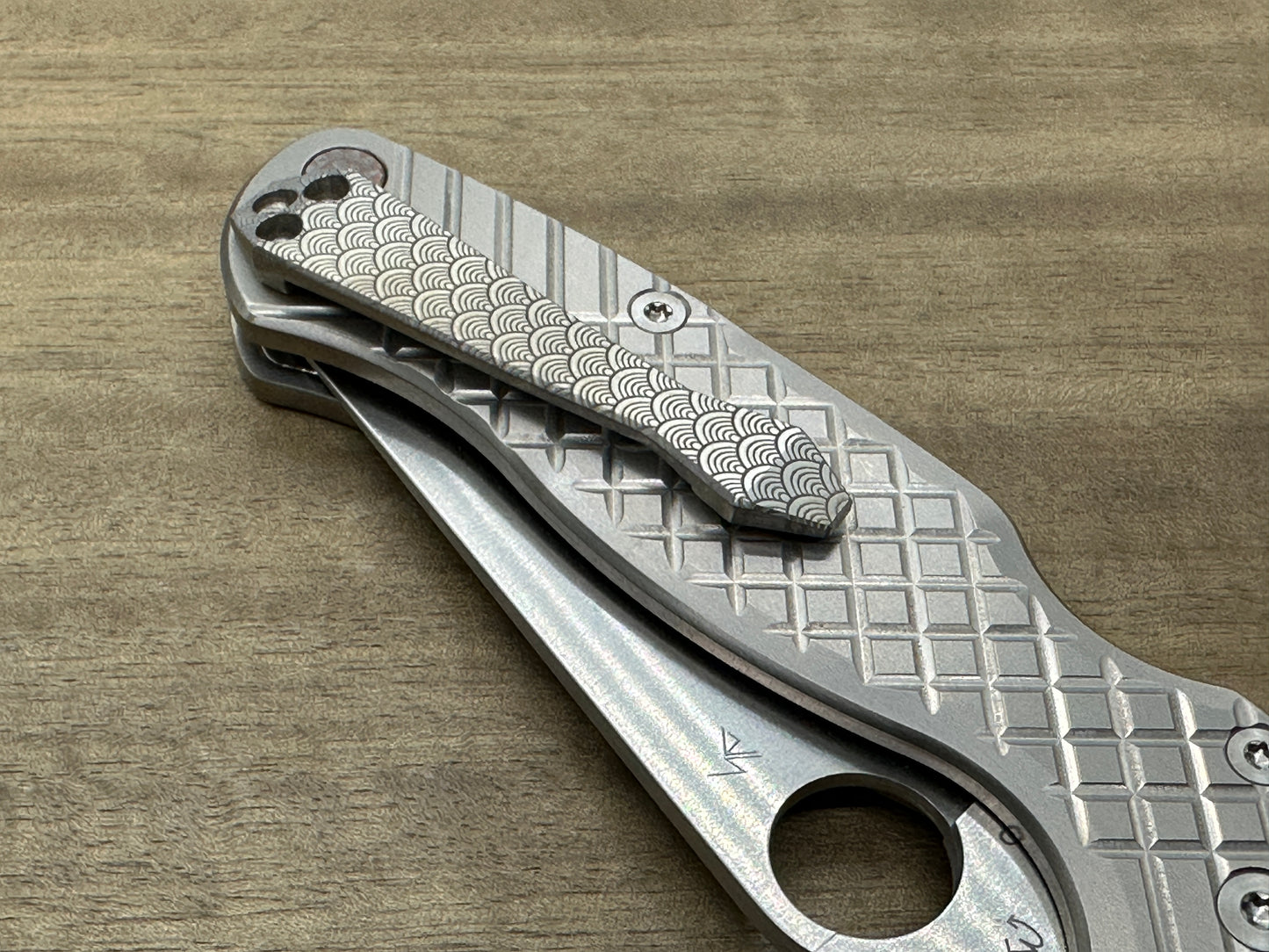 SEIGAIHA engraved Dmd Titanium CLIP for most Spyderco models