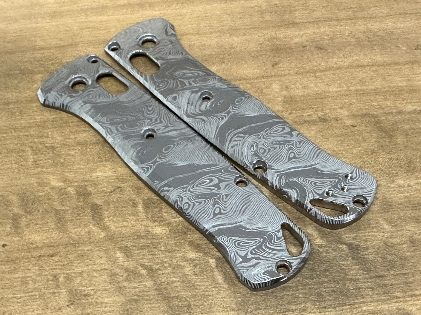 Black Dama TWIST pattern engraved Titanium Scales for Benchmade Bugout 535