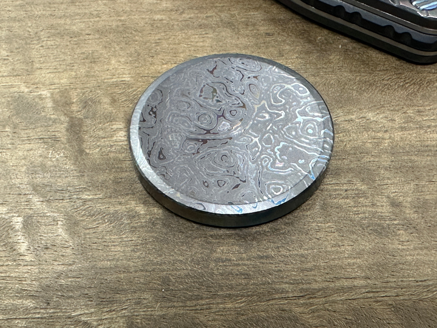 4 sizes Oil Slick ALIEN engraved Black ZIRCONIUM Worry Coin