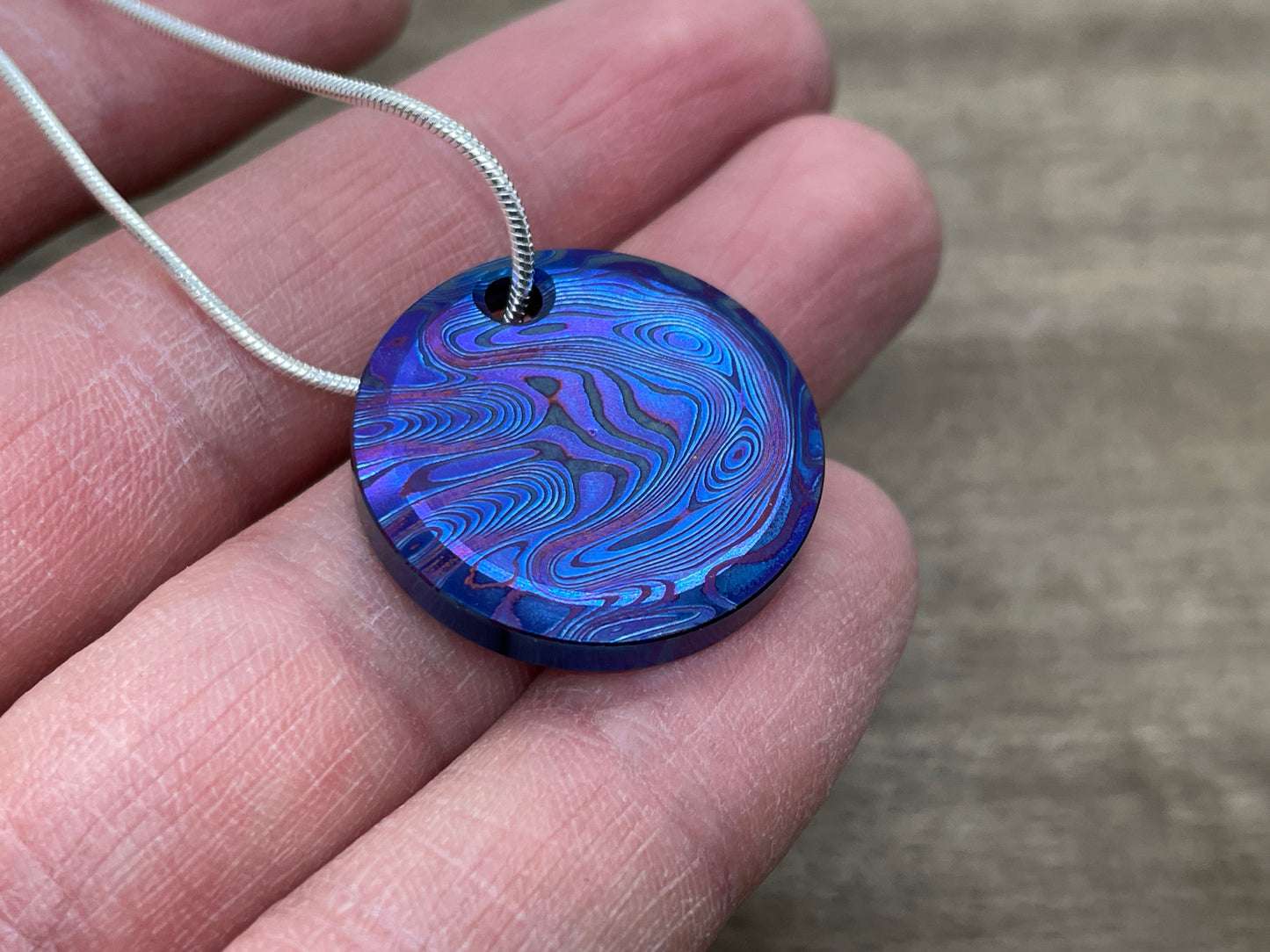 Dama-FISH pattern engraved Flamed Titanium PENDANT Keychain