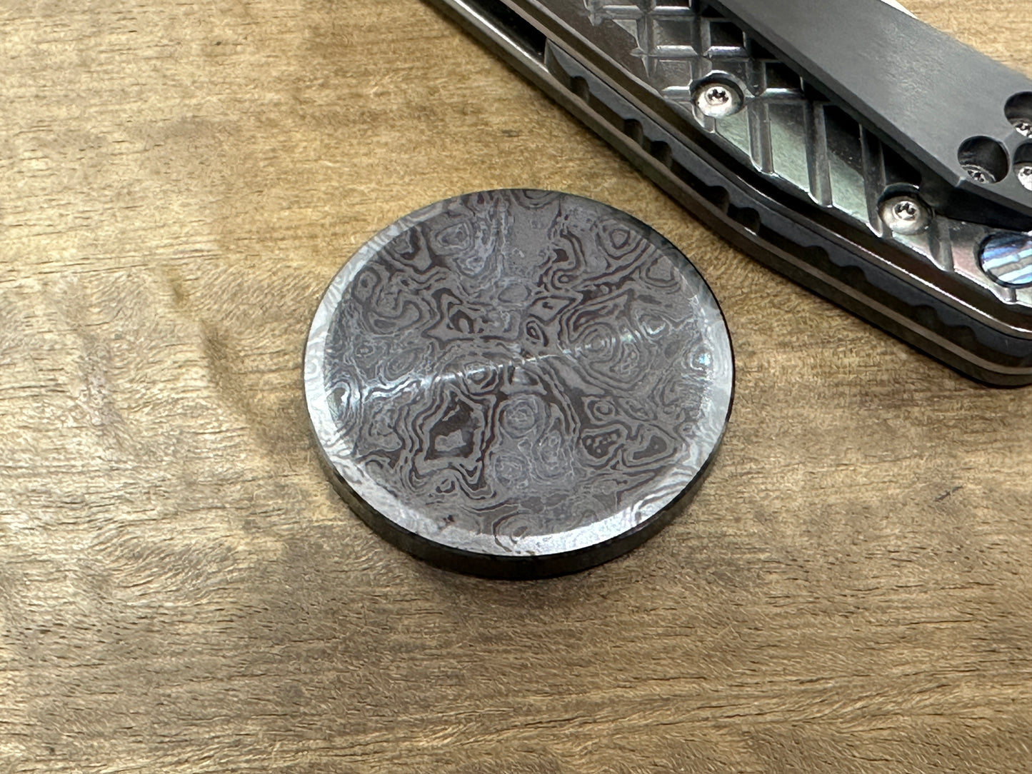 4 sizes ALIEN engraved Black ZIRCONIUM Worry Coin