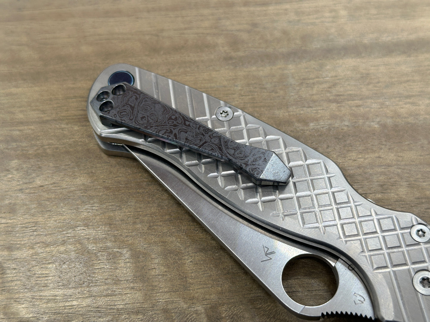 Oil Slick ALIEN engraved Zirconium Dmd CLIP for most Spyderco models