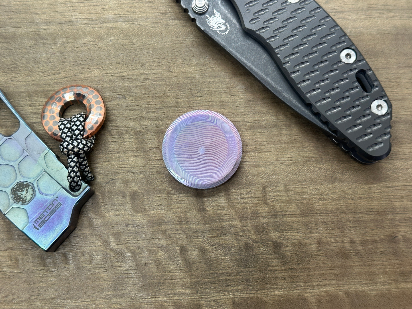 4 sizes Dama WAVE Teal-Magenta engraved Titanium Worry Coin