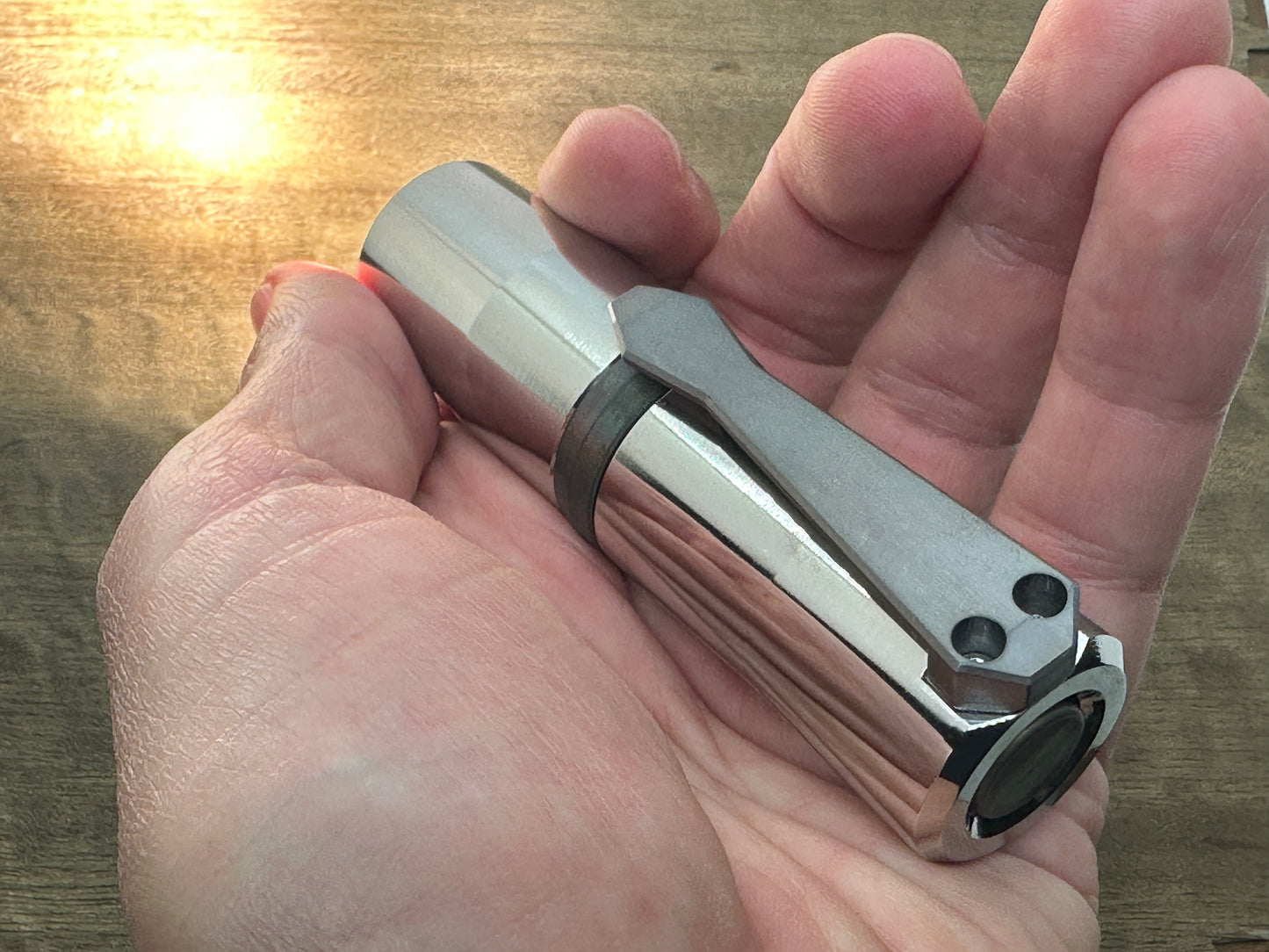 EDC FLASHLIGHT Polished Stainless Steel - Dark Titanium Clip