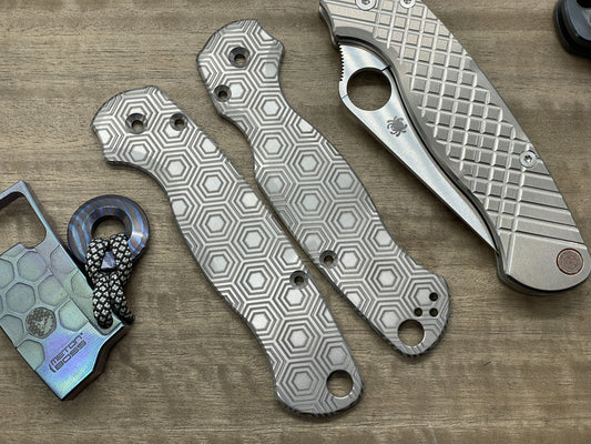 HONEYCOMB engraved Titanium scales for Spyderco Paramilitary 2 PM2