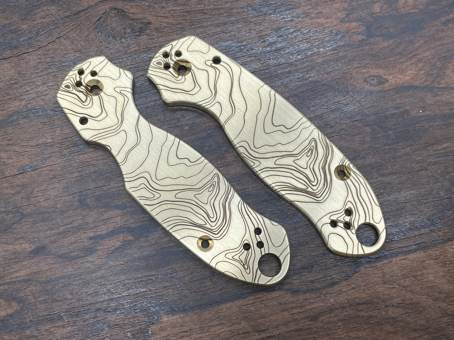 TOPO engraved Brass Scales for Spyderco Para 3