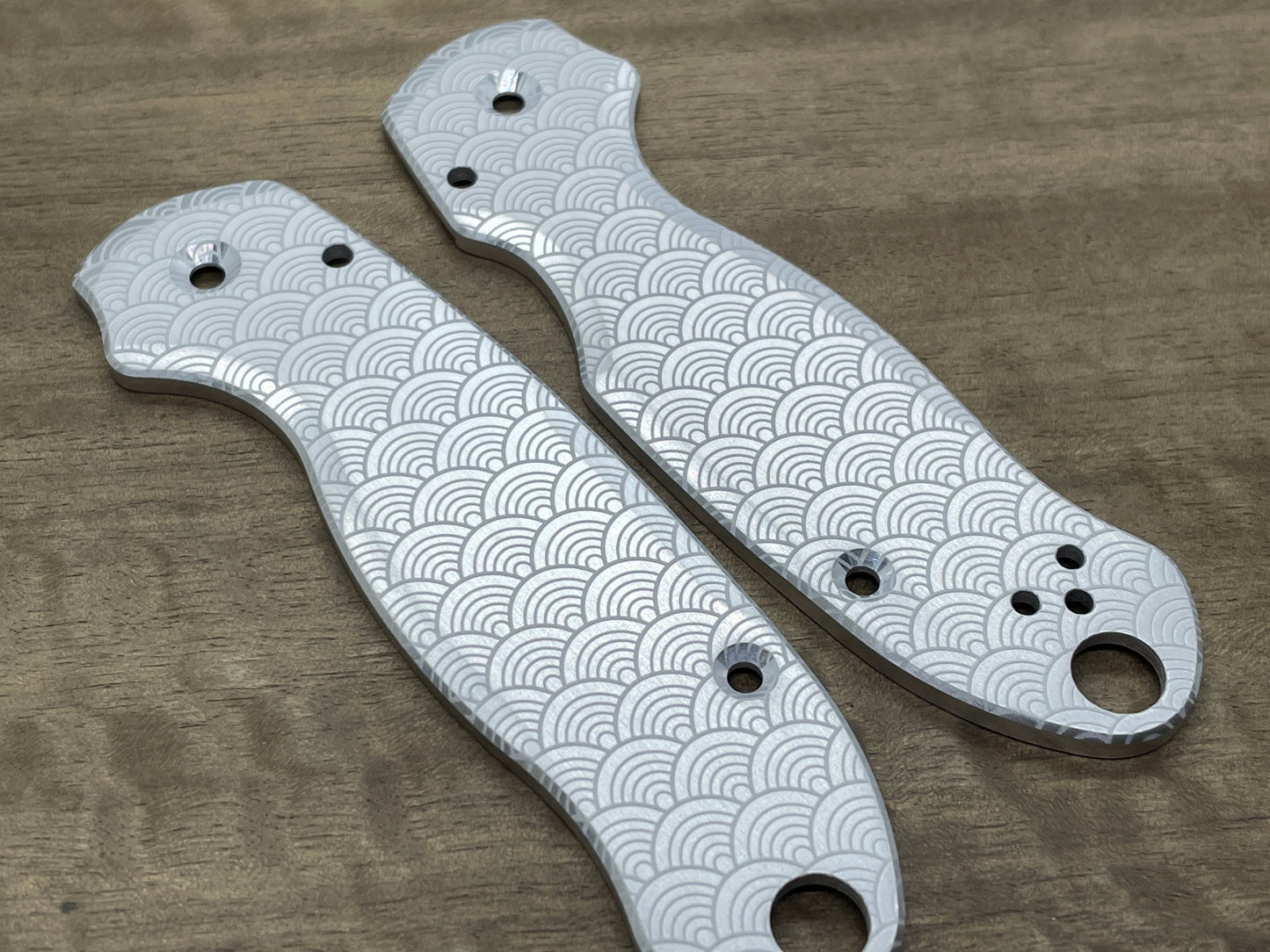 SEIGAIHA pattern Aerospace Aluminum Scales for Spyderco Para 3